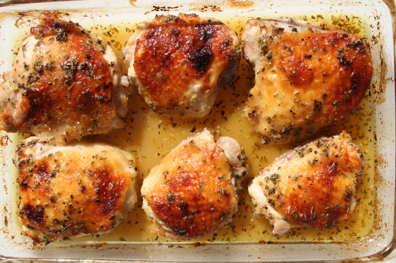 6 chicken thighs in a glass baking dish