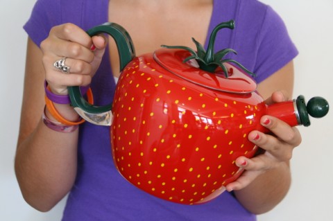 Post image for I won this cute kettle from the strawberry people!