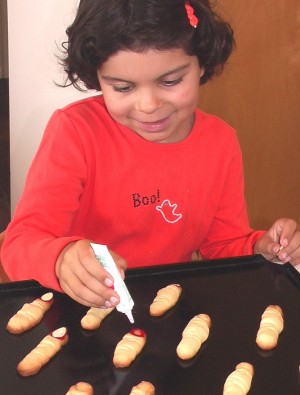 Witches' Digits -- Disgusting but Delicious Halloween Cookies 