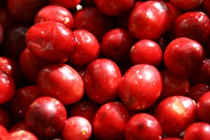 pile of fresh cranberries