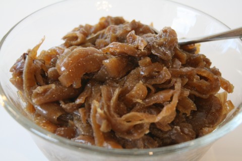 Big bowl of caramelized onions from Shockinglydelicious.com