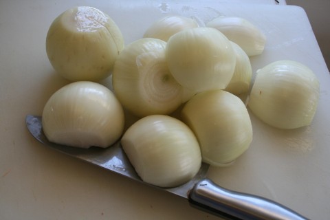 Onions on chopping board from Shockinglydelicious.com