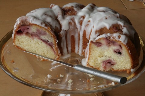 Fresh Strawberry Yogurt Bundt Cake