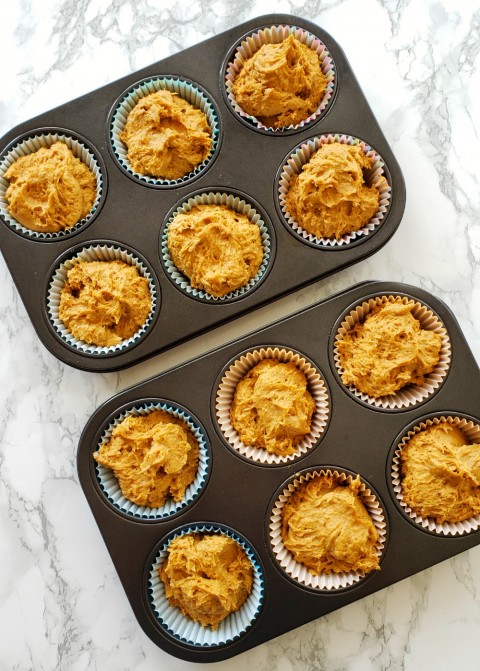 Cheater Pumpkin Muffin recipe makes 12 on ShockinglyDelicious.com