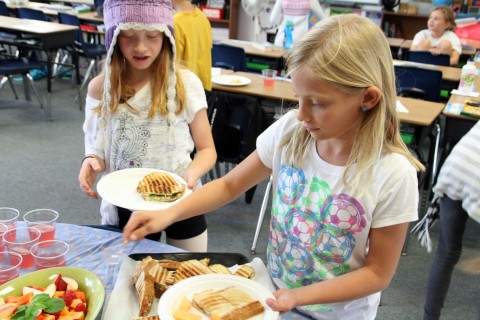 Kids getting lunch