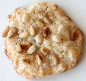 Pignoli aerial single cookie