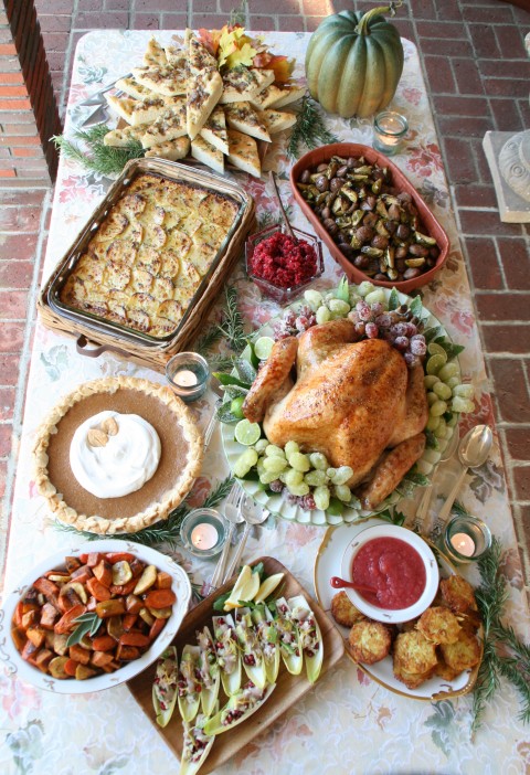 Blogger Thanksgiving table