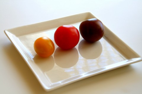 Heirloom Black Cherry Tomato compared with other colors