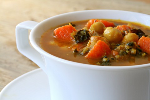 Smoky Curried Kale and Garbanzo Soup