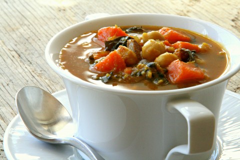 Smoky Curried Kale and Garbanzo Soup