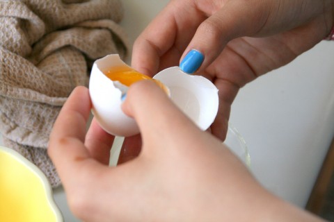 Separating an egg