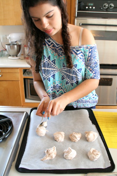 Nutella meringues on the baking sheet