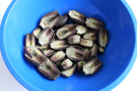 Fiesole Baby Purple Artichokes cut in bowl