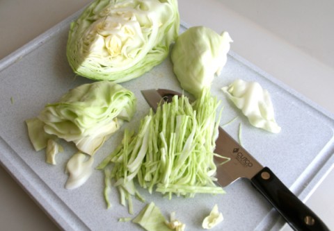 Slicing cabbage