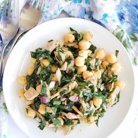 Lemony Garbanzo Kale Salad with Tuna for lunch or dinner on ShockinglyDelicious.com