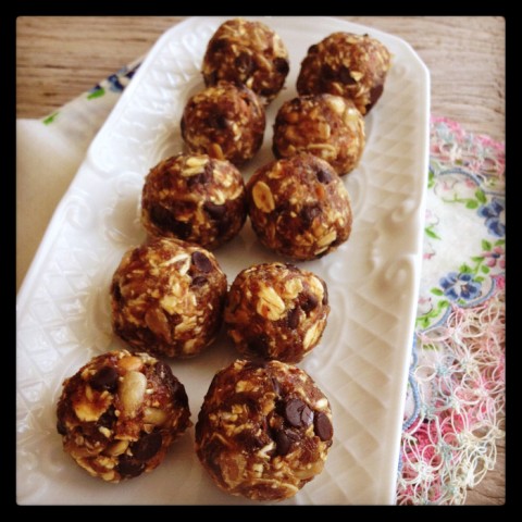 Peanut Butter Chocolate Chip Oatmeal Power Bites on Shockingly Delicious