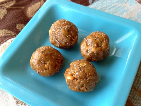 No-Bake Peanut Butter Chia Seed Protein Bites on Shockingly Delicious