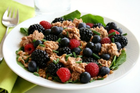 Spinach Salad with Lemon Pepper Tuna and Fresh Berries on Shockingly Delicious