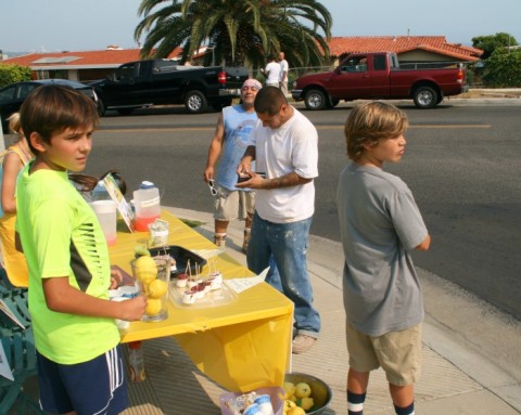 Country Time Lemonade Stand on Shockingly Delicious