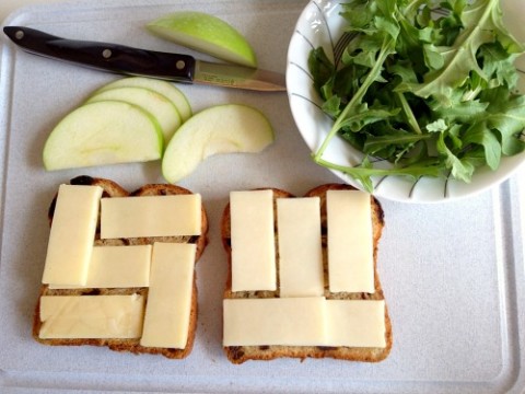 Apple Cinnamon Horseradish Cheddar Grilled Cheese on Shockingly Delicious