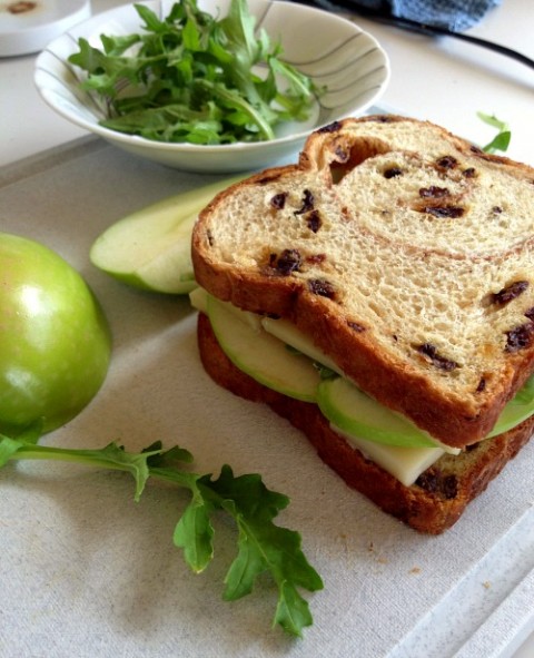 Apple Cinnamon Horseradish Cheddar Grilled Cheese on Shockingly Delicious