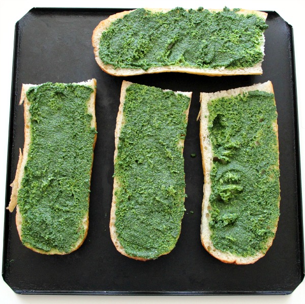 Pesto Caprese French Bread Pizza | ShockinglyDelicious.com Pesto Caprese French Bread Pizza | ShockinglyDelicious.com