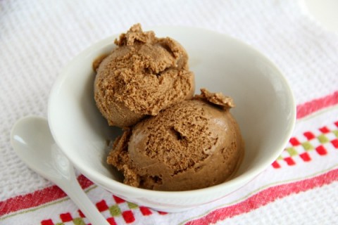 Vegan Root Beer Coconut Ice Cream | ShockinglyDelicious.com