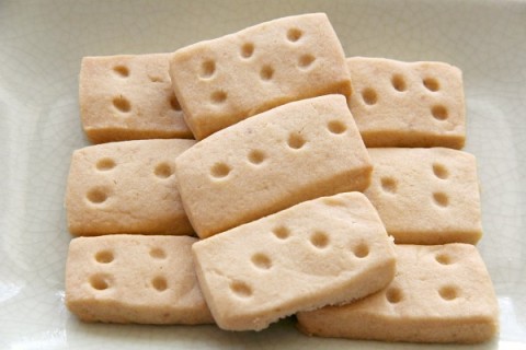 Brown Sugar Shortbread | ShockinglyDelicious.com