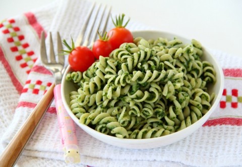 Popeye Pasta | Spaghetti with Spinach Sauce | ShockinglyDelicious.com