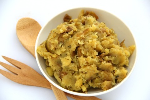 2-Ingredient Slow Cooker Rustic Mashed Potatoes | Garlic & Herb Mashed Potato Recipe | ShockinglyDelicious.com
