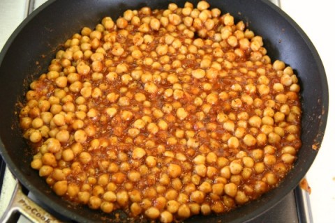 Skillet Sicilian Chickpeas Over Quinoa | Vegan Chickpea Skillet Dinner | ShockinglyDelicious.com