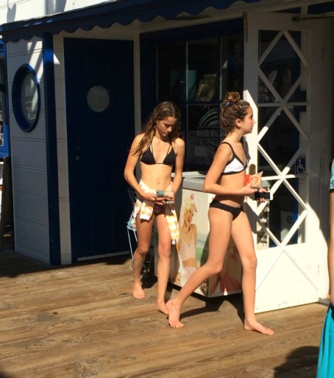 Locals buying ice cream on the Malibu Pier on ShockinglyDelicious.com