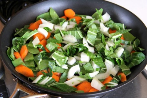 Sesame Pork Stir-Fry Bowl | easy skillet supper recipe with vegetables|ShockinglyDelicious.com