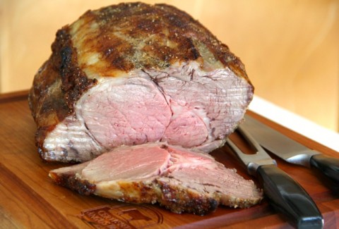 Simple salt & pepper Santa Maria spice rub makes a classic boneless prime rib roast celebration-worthy| ShockinglyDelicious.com