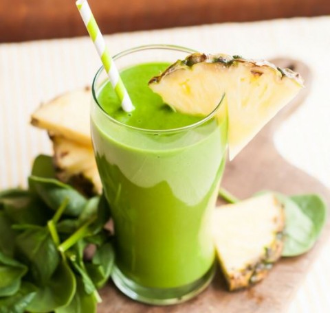Skin Cleaning Tropical Green Smoothie