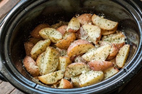 Garlic-Parmesan-Potatoes from The Magical Slow Cooker