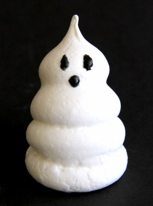 haunted-halloween-ghost-meringue-cookie-on-shockinglydelicious-com