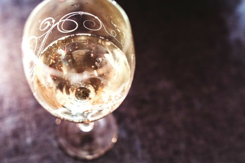 10 affordable, deliciously drinkable supermarket sparkling wines to make your house festive this holiday season. ShockinglyDelicious.com 