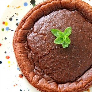 delicious-2-ingredient-flourless-nutella-cake-on-shockinglydelicious-com