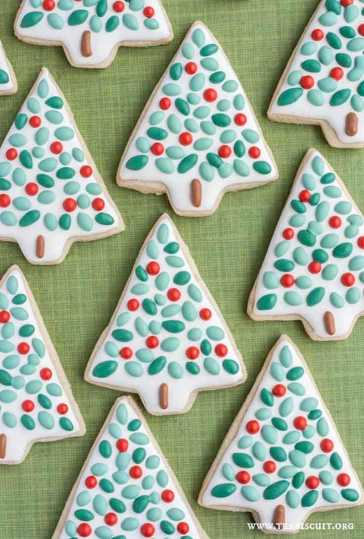 decorated-christmas-cookies-from-noshtastic