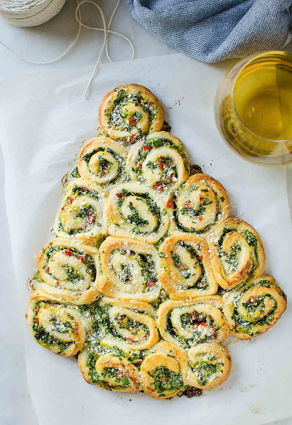 Quick-And-Easy-Artichoke-Spinach-Pinwheels-Christmas-Tree-Watch-What-U-Eat