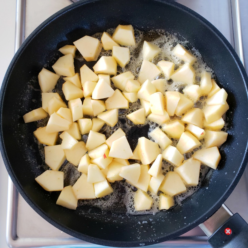 Apples and butter sizzle in Swiss Diamond XD Nonstick Skillet